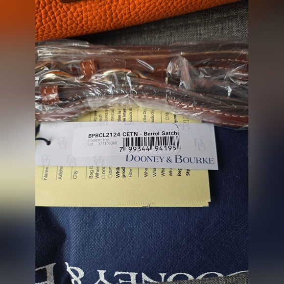 NWT Dooney & Bourke Clementine 🍊 Pebble Leather Barrel Satchel - Picture 10 of 10